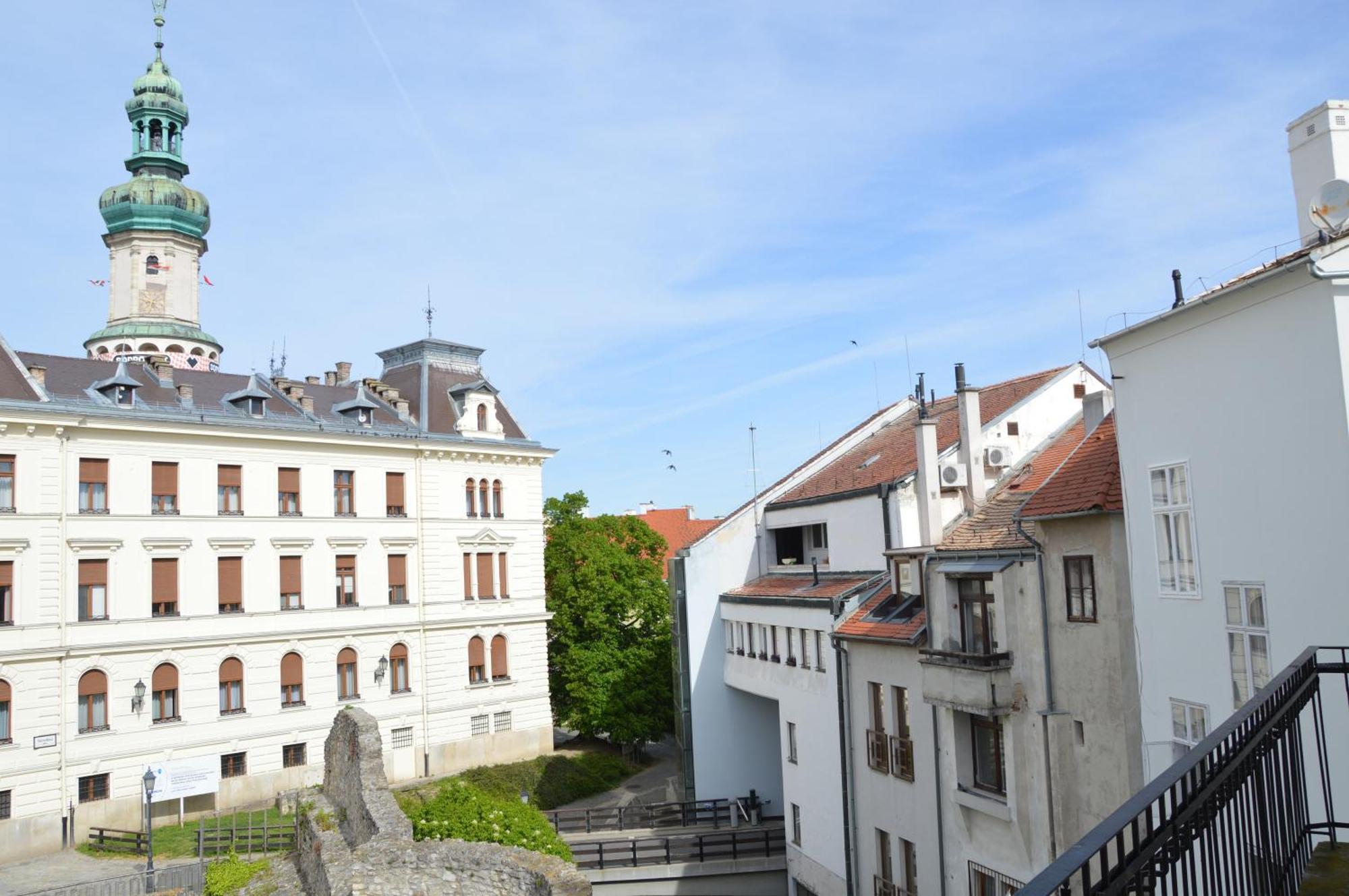 V62 Studio Apartments- In The Downtown Sopron Zewnętrze zdjęcie