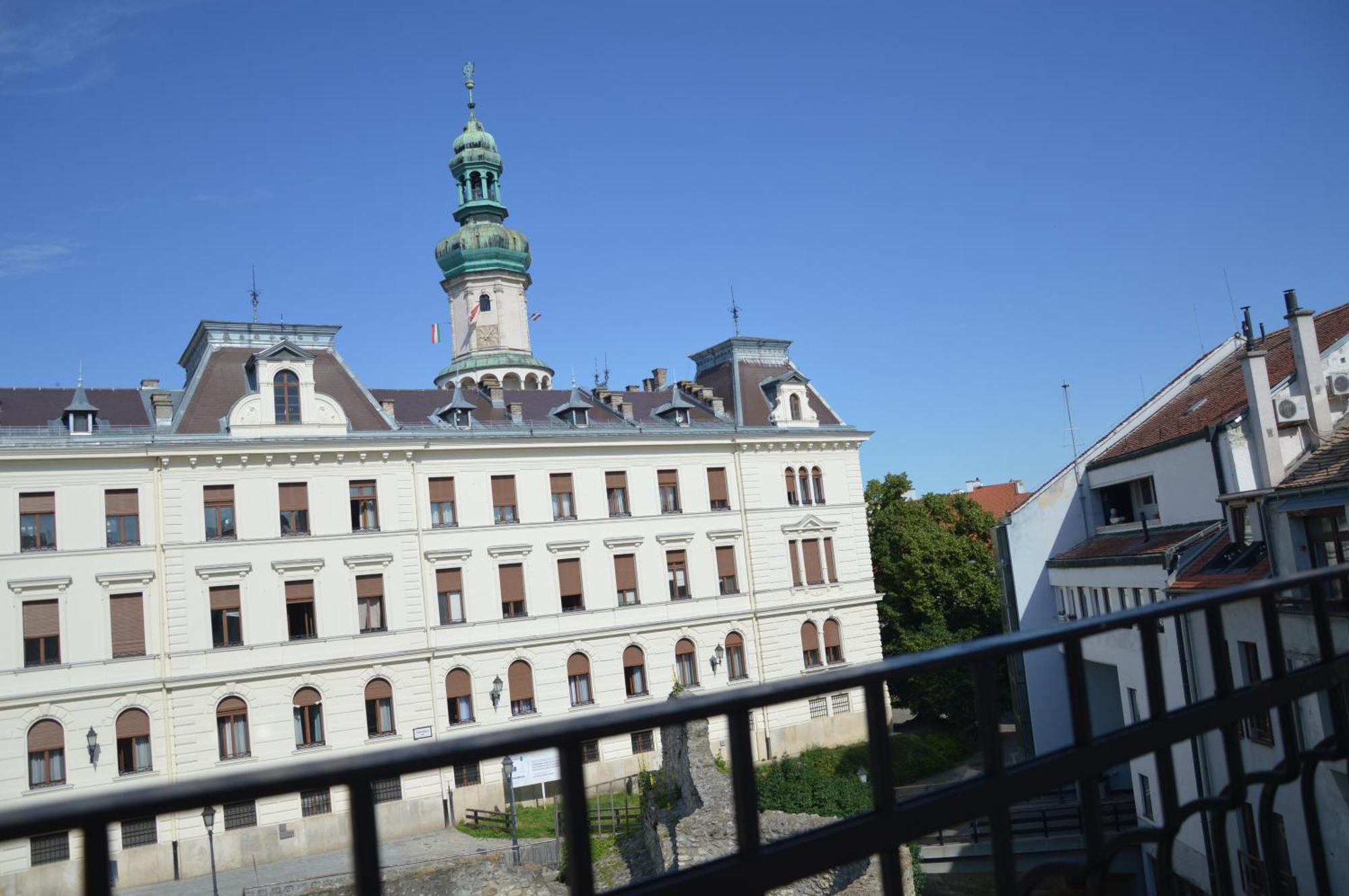 V62 Studio Apartments- In The Downtown Sopron Zewnętrze zdjęcie