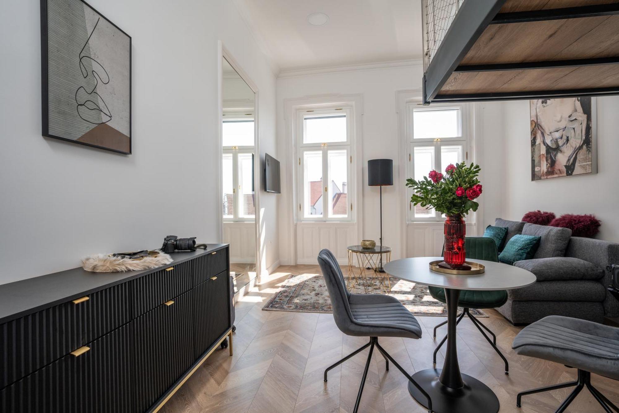 V62 Studio Apartments- In The Downtown Sopron Zewnętrze zdjęcie